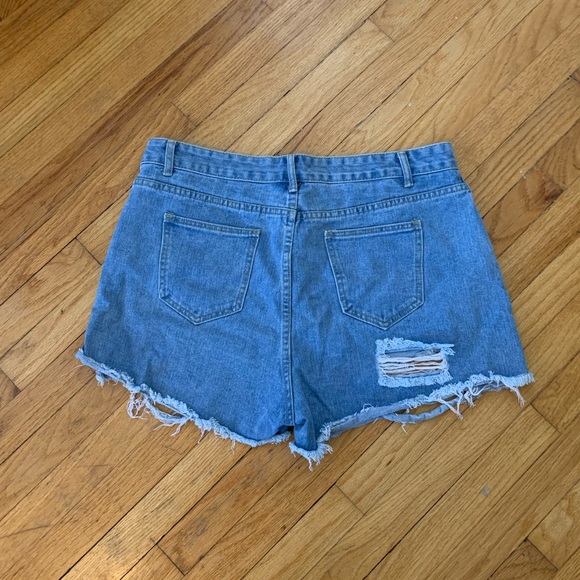 Shein high waisted denim shorts - Picture 3 of 4